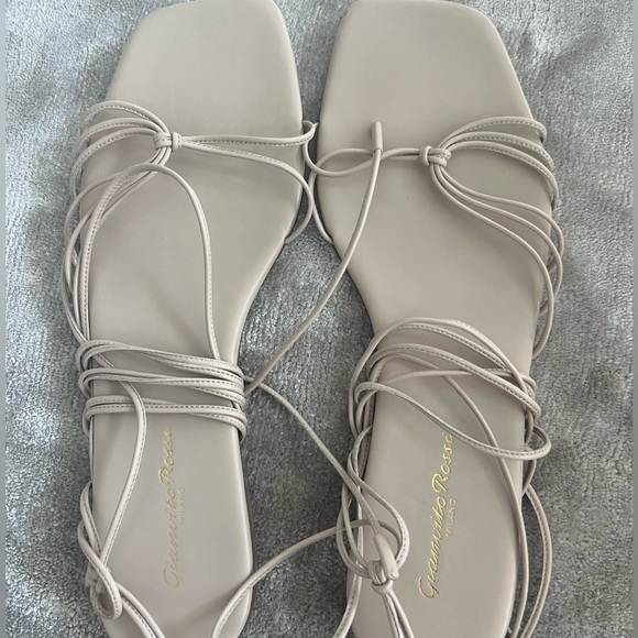 Gianvito Rossi Napa Ankle Tie Flat Sandals Beige - Picture 3 of 6